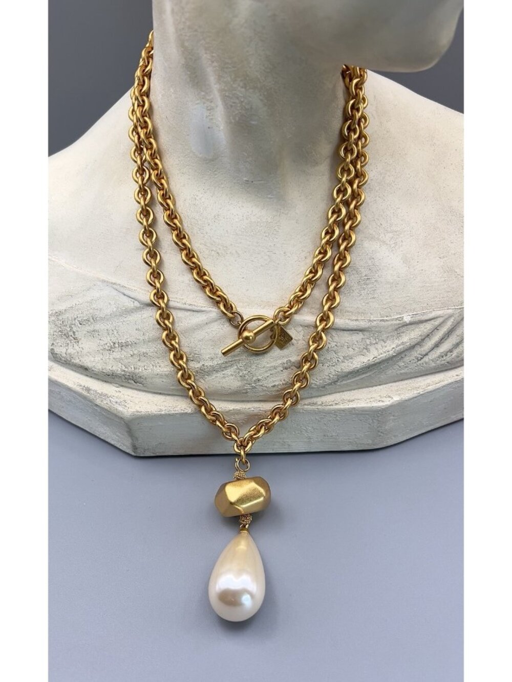 Vintage Anne Klein Heavy Gold Tone Pearl Drop Toggle Runway Necklace